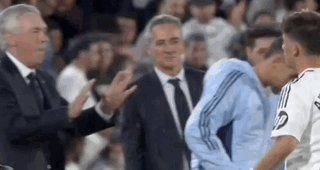 1745447314075031485.gif