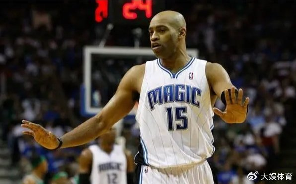 卡特是四大分卫实力最差的？巅峰期的卡特人气之高，四大分卫之首|艾弗森|扣篮|体育赛事讨论|文斯-卡特|悉尼奥运会_新浪体育_新浪新闻